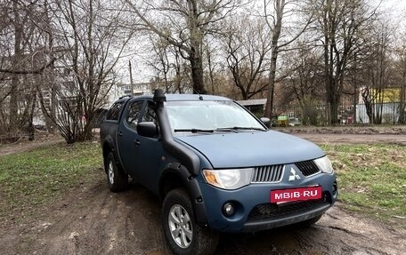 Mitsubishi L200 IV рестайлинг, 2007 год, 950 000 рублей, 2 фотография