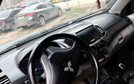 Mitsubishi L200 IV рестайлинг, 2007 год, 950 000 рублей, 12 фотография