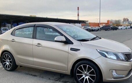 KIA Rio III рестайлинг, 2013 год, 1 100 000 рублей, 23 фотография