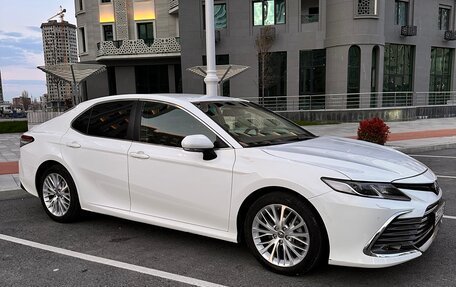 Toyota Camry, 2020 год, 2 400 000 рублей, 2 фотография