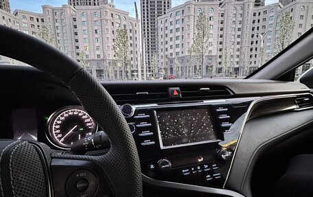 Toyota Camry, 2020 год, 2 400 000 рублей, 6 фотография