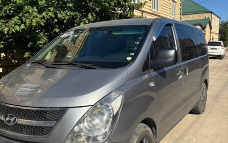 Hyundai Grand Starex Grand Starex I рестайлинг 2, 2012 год, 1 500 000 рублей, 2 фотография