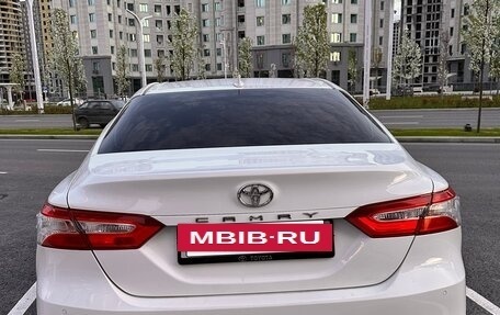 Toyota Camry, 2020 год, 2 400 000 рублей, 4 фотография