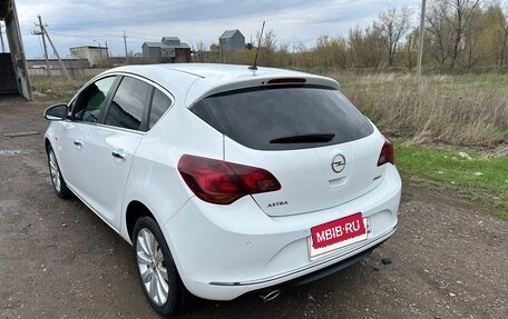 Opel Astra J, 2013 год, 800 000 рублей, 5 фотография
