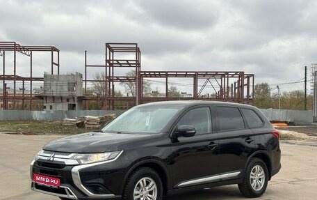 Mitsubishi Outlander III рестайлинг 3, 2018 год, 2 119 000 рублей, 1 фотография