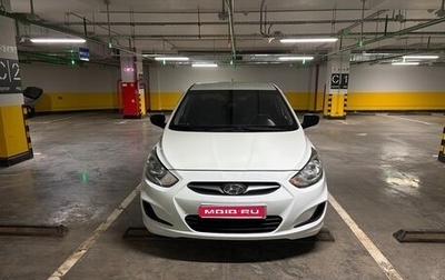 Hyundai Solaris II рестайлинг, 2011 год, 750 000 рублей, 1 фотография