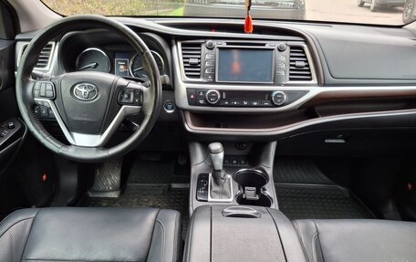 Toyota Highlander III, 2014 год, 3 160 000 рублей, 1 фотография