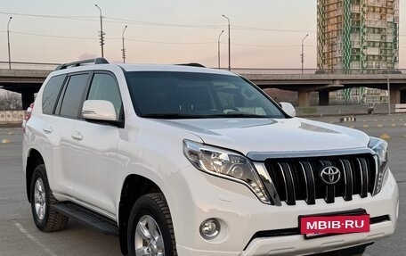 Toyota Land Cruiser Prado 150 рестайлинг 2, 2015 год, 3 400 000 рублей, 6 фотография