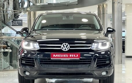 Volkswagen Touareg III, 2011 год, 1 999 999 рублей, 2 фотография