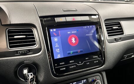 Volkswagen Touareg III, 2011 год, 1 999 999 рублей, 18 фотография