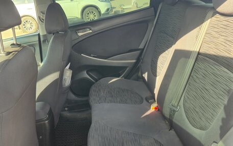 Hyundai Solaris II рестайлинг, 2016 год, 900 000 рублей, 10 фотография