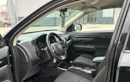 Mitsubishi Outlander III рестайлинг 3, 2018 год, 2 119 000 рублей, 9 фотография