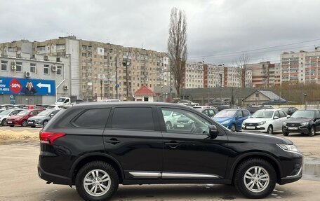 Mitsubishi Outlander III рестайлинг 3, 2018 год, 2 119 000 рублей, 4 фотография