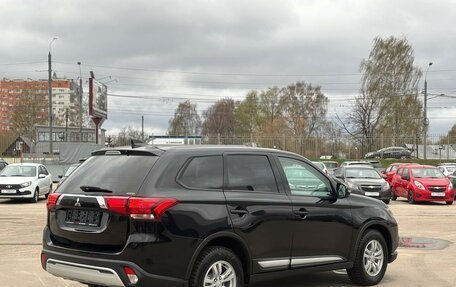 Mitsubishi Outlander III рестайлинг 3, 2018 год, 2 119 000 рублей, 5 фотография