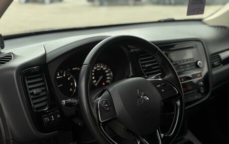 Mitsubishi Outlander III рестайлинг 3, 2018 год, 2 119 000 рублей, 11 фотография