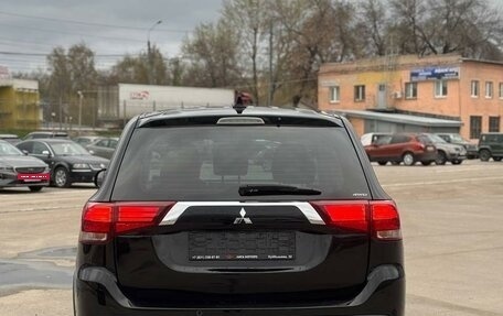Mitsubishi Outlander III рестайлинг 3, 2018 год, 2 119 000 рублей, 6 фотография