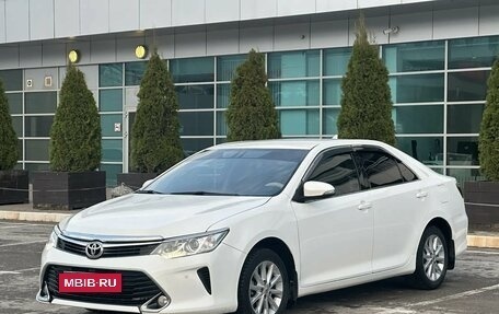 Toyota Camry, 2015 год, 1 795 000 рублей, 3 фотография