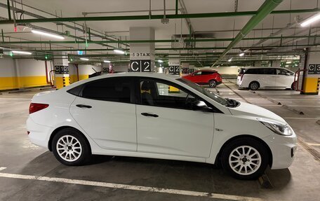 Hyundai Solaris II рестайлинг, 2011 год, 750 000 рублей, 3 фотография