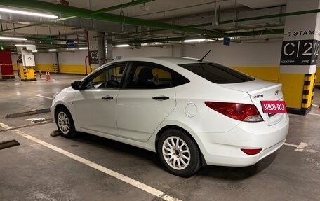 Hyundai Solaris II рестайлинг, 2011 год, 750 000 рублей, 6 фотография