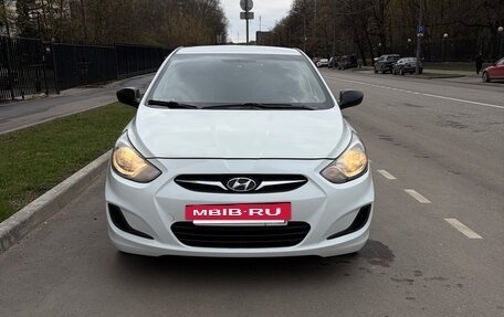 Hyundai Solaris II рестайлинг, 2011 год, 750 000 рублей, 9 фотография