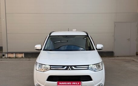 Mitsubishi Outlander III рестайлинг 3, 2013 год, 1 490 000 рублей, 3 фотография