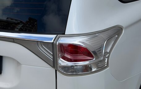 Mitsubishi Outlander III рестайлинг 3, 2013 год, 1 490 000 рублей, 13 фотография