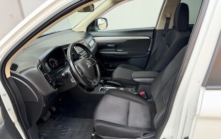 Mitsubishi Outlander III рестайлинг 3, 2013 год, 1 490 000 рублей, 17 фотография