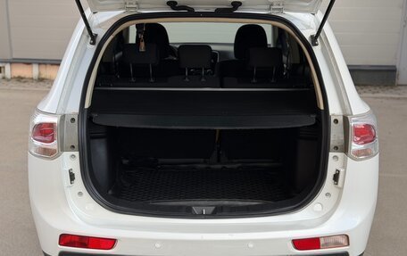 Mitsubishi Outlander III рестайлинг 3, 2013 год, 1 490 000 рублей, 19 фотография