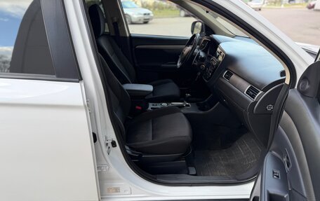 Mitsubishi Outlander III рестайлинг 3, 2013 год, 1 490 000 рублей, 21 фотография