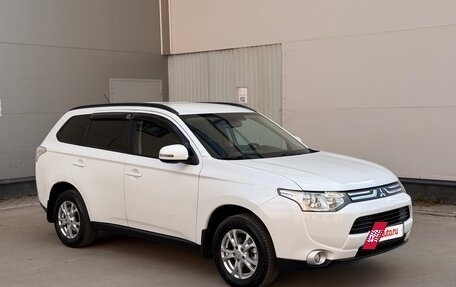 Mitsubishi Outlander III рестайлинг 3, 2013 год, 1 490 000 рублей, 7 фотография