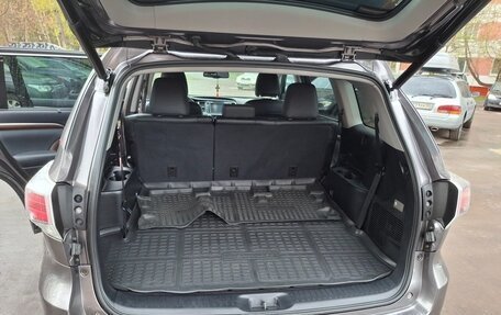 Toyota Highlander III, 2014 год, 3 160 000 рублей, 6 фотография