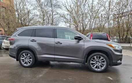 Toyota Highlander III, 2014 год, 3 160 000 рублей, 8 фотография