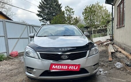 KIA cee'd I рестайлинг, 2010 год, 627 000 рублей, 2 фотография