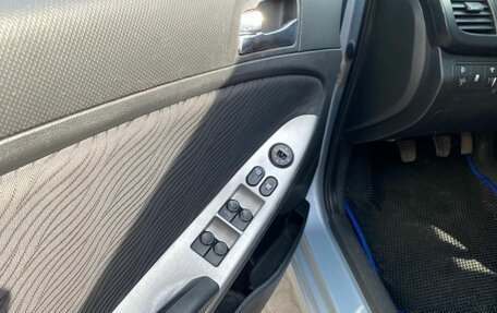 Hyundai Solaris II рестайлинг, 2011 год, 684 000 рублей, 12 фотография