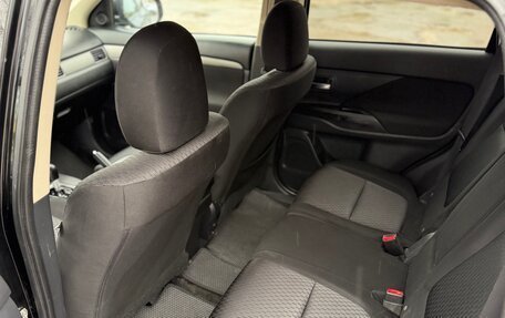 Mitsubishi Outlander III рестайлинг 3, 2013 год, 925 000 рублей, 14 фотография