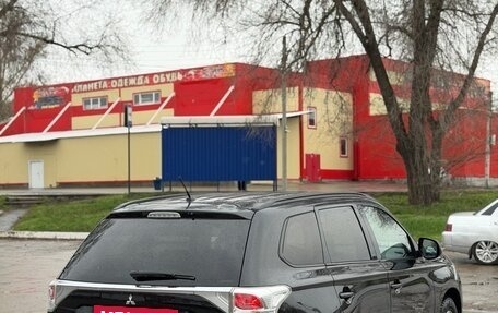 Mitsubishi Outlander III рестайлинг 3, 2013 год, 925 000 рублей, 5 фотография