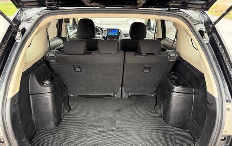 Mitsubishi Outlander III рестайлинг 3, 2013 год, 925 000 рублей, 15 фотография