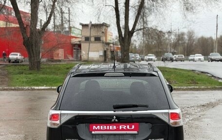 Mitsubishi Outlander III рестайлинг 3, 2013 год, 925 000 рублей, 7 фотография