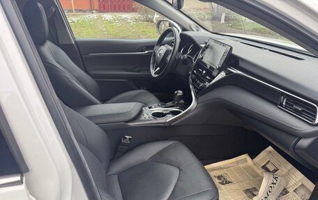 Toyota Camry, 2021 год, 3 750 000 рублей, 10 фотография