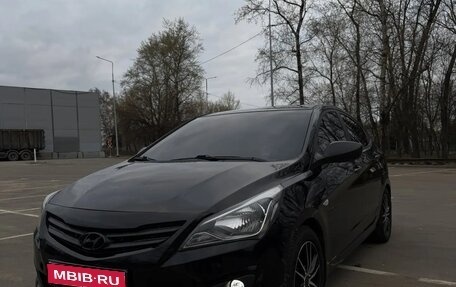 Hyundai Solaris II рестайлинг, 2014 год, 800 000 рублей, 1 фотография