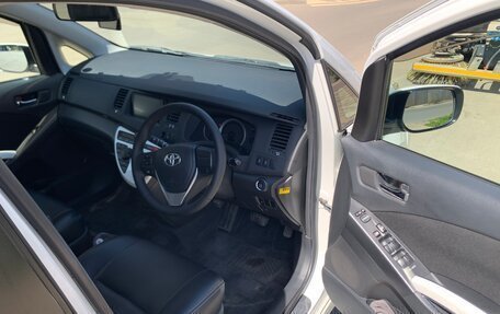 Toyota ISis I, 2012 год, 1 420 000 рублей, 9 фотография