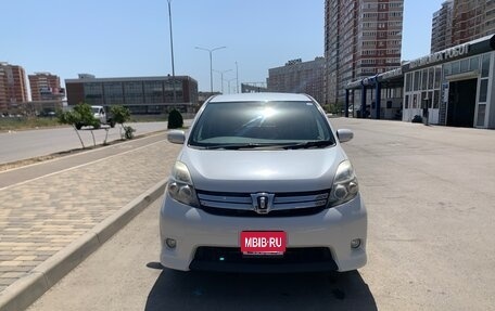 Toyota ISis I, 2012 год, 1 420 000 рублей, 6 фотография