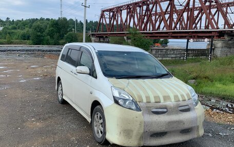 Toyota ISis I, 2012 год, 1 420 000 рублей, 24 фотография