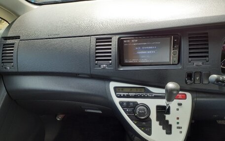 Toyota ISis I, 2012 год, 1 420 000 рублей, 37 фотография