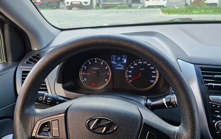 Hyundai Solaris II рестайлинг, 2016 год, 1 150 000 рублей, 3 фотография