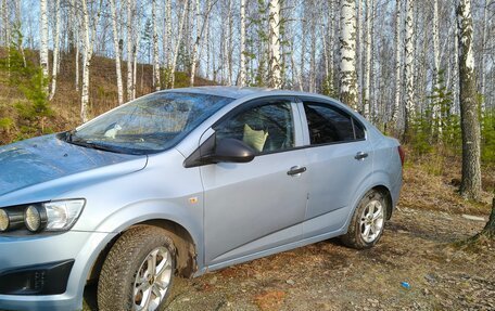 Chevrolet Aveo III, 2013 год, 500 000 рублей, 3 фотография