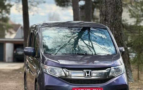 Honda Stepwgn IV, 2017 год, 2 150 000 рублей, 2 фотография