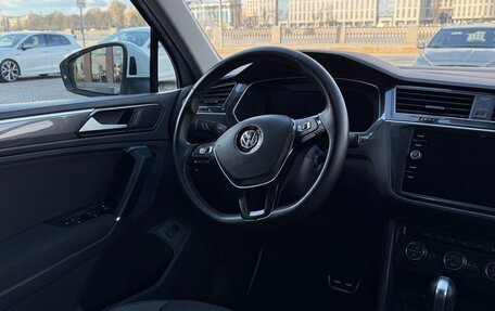 Volkswagen Tiguan II, 2018 год, 2 690 000 рублей, 13 фотография