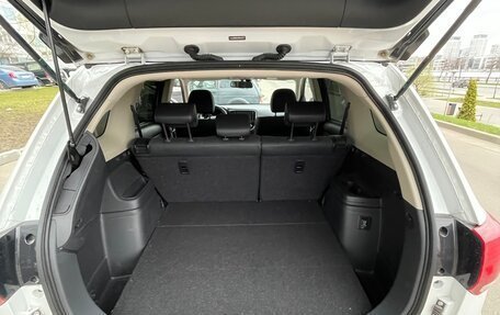 Mitsubishi Outlander III рестайлинг 3, 2022 год, 3 320 000 рублей, 12 фотография