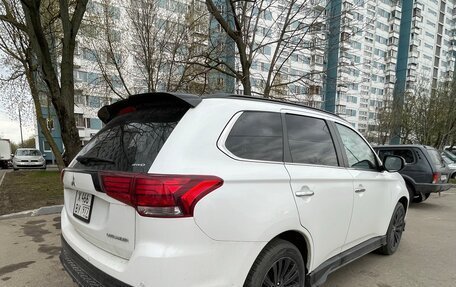 Mitsubishi Outlander III рестайлинг 3, 2022 год, 3 320 000 рублей, 5 фотография